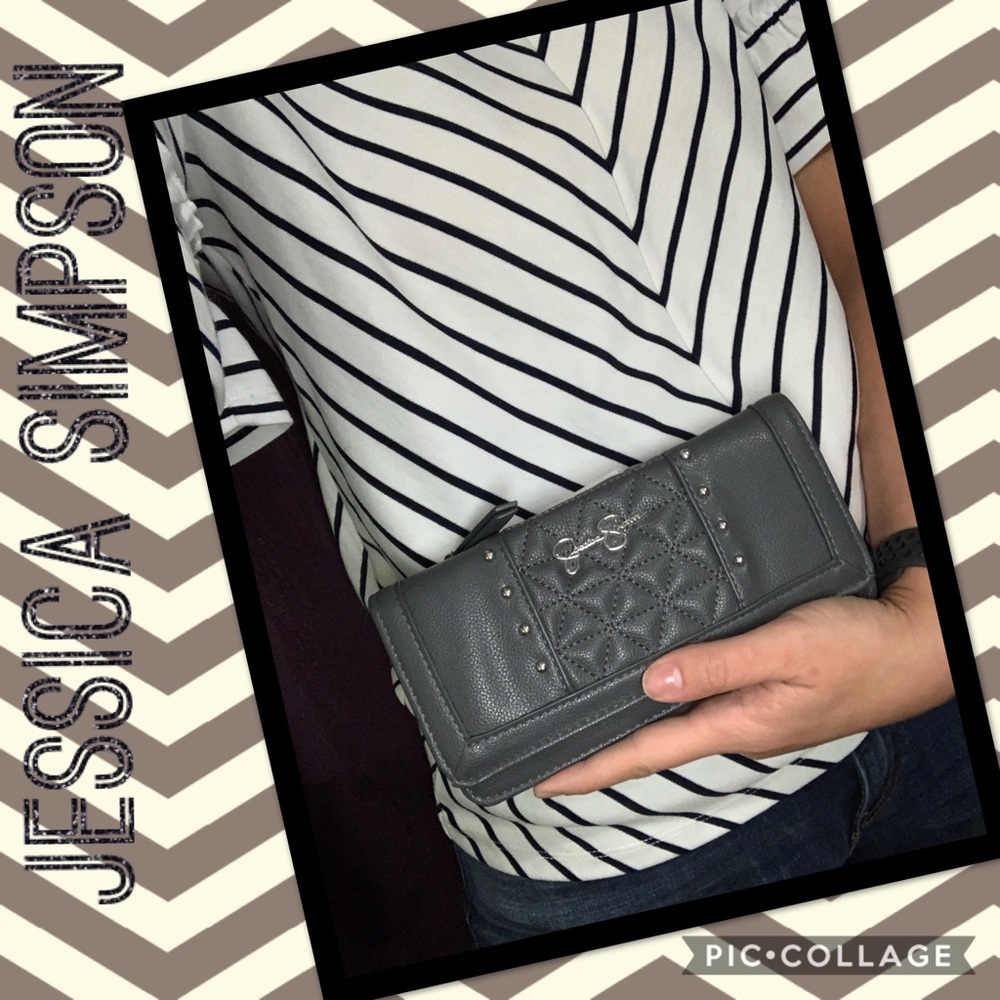 Jessica Simpson wallet